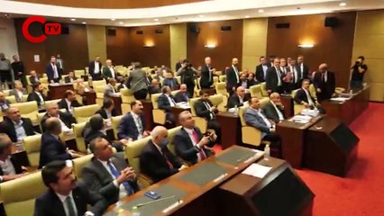 ABB Meclisi'nde ikinci 'Masaya çık tepin istersen' vakası