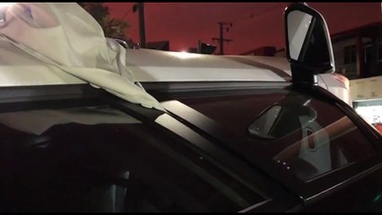 Forte colisão de trânsito na Av. Brasil deixa veículo tombado; condutor fugiu do local