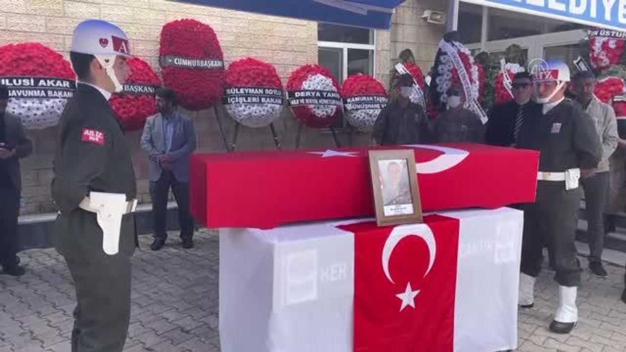Son Dakika | GÜMÜŞHANE - Pençe-Kilit Operasyonu'nda şehit olan piyade sözleşmeli er Güler, son yolculuğuna uğurlandı