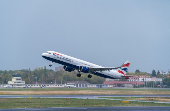 Passenger heroically lands plane after pilot falls ill