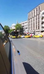 DURAK DIŞINDA BİNMEKTE DİRETİP İETT OTOBÜSÜNÜN YOLUNU KESTİ
