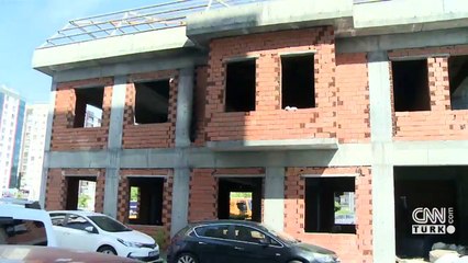 Metruk bina mahallelinin kabusu oldu