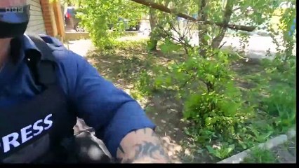 Ukraine frontline fighting_  Russian shells rain down on villages north of Mariupol