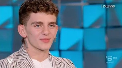 Dario e l'amore per Sissi: "Cerco di occupare il tempo perché mi manca" Come ogni sabato anche oggi