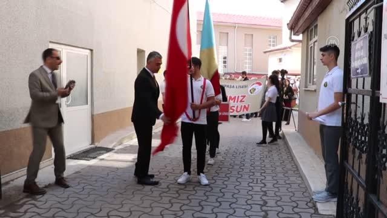 KASTAMONU - Anadolu'nun ilk lisesi Kastamonu Abdurrahmanpaşa Lisesi 137 yaşında