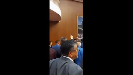 Mansur Yavaş arkasına bile bakmadan meclisten uzaklaştı