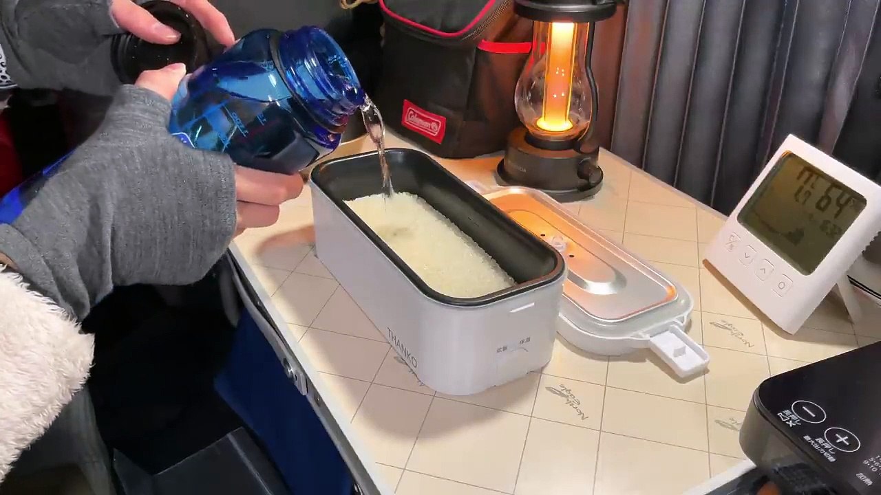 a snowy night with cold air that pierces my bones!