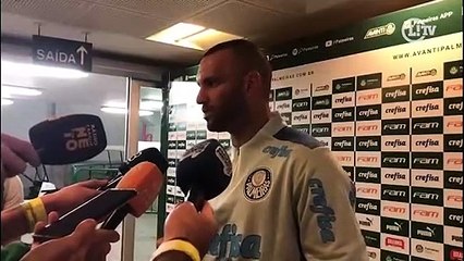 Weverton comemora vitória do Palmeiras sem sofrer gol no Allianz