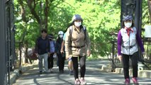 [날씨] 완연한 봄, 서울 21.8℃...54년 만에 개방된 북악산 산책로 / YTN