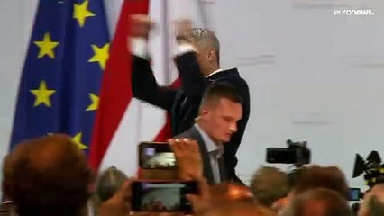 El canciller austriaco afianza el liderazgo de su partido con un 100% de los votos