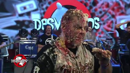 Le dan fuerte Pastelazo a Juan Ramón Palacios