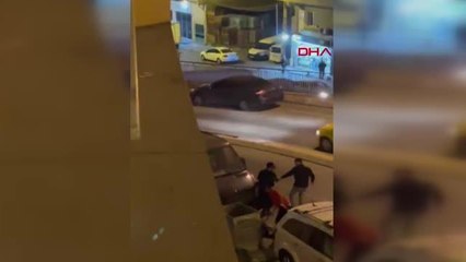 ANNE BABALARI BOŞANAN İKİZ KARDEŞLERE AMCA DAYAĞI