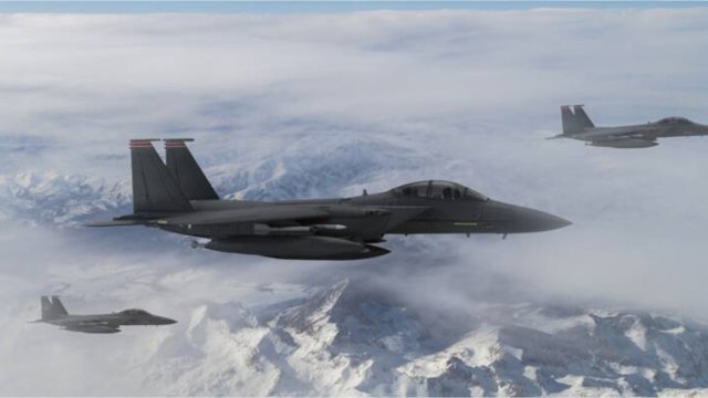 Guerre en Ukraine : la Suisse se déchire sur une commande d'avions de combat F-35