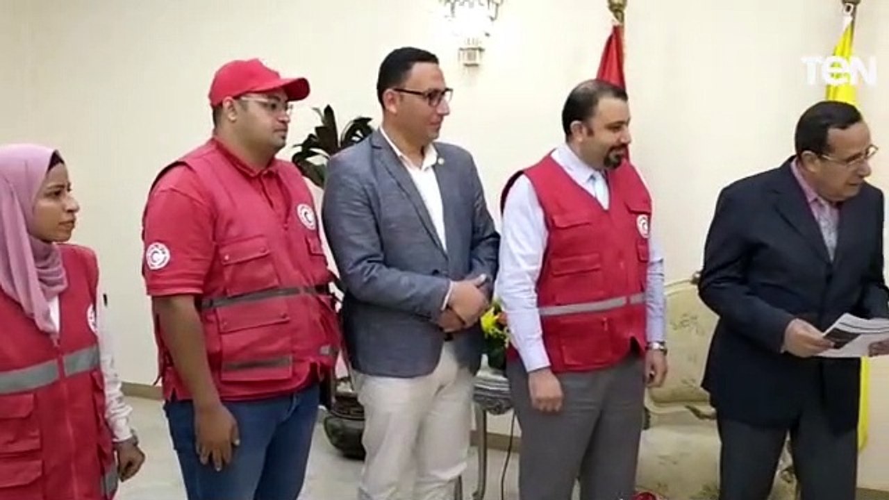 ضمن مبادرة حياة كريمة .. محافظ شمال سيناء يسلم مشروعات تحسين سبل المعيشة لأسر الشيخ زويد