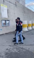 Son dakika haberi... KAÇAK GÖÇMENLERİ ALIKOYUP FİDYE İSTEYEN ŞÜPHELİ TUTUKLANDI