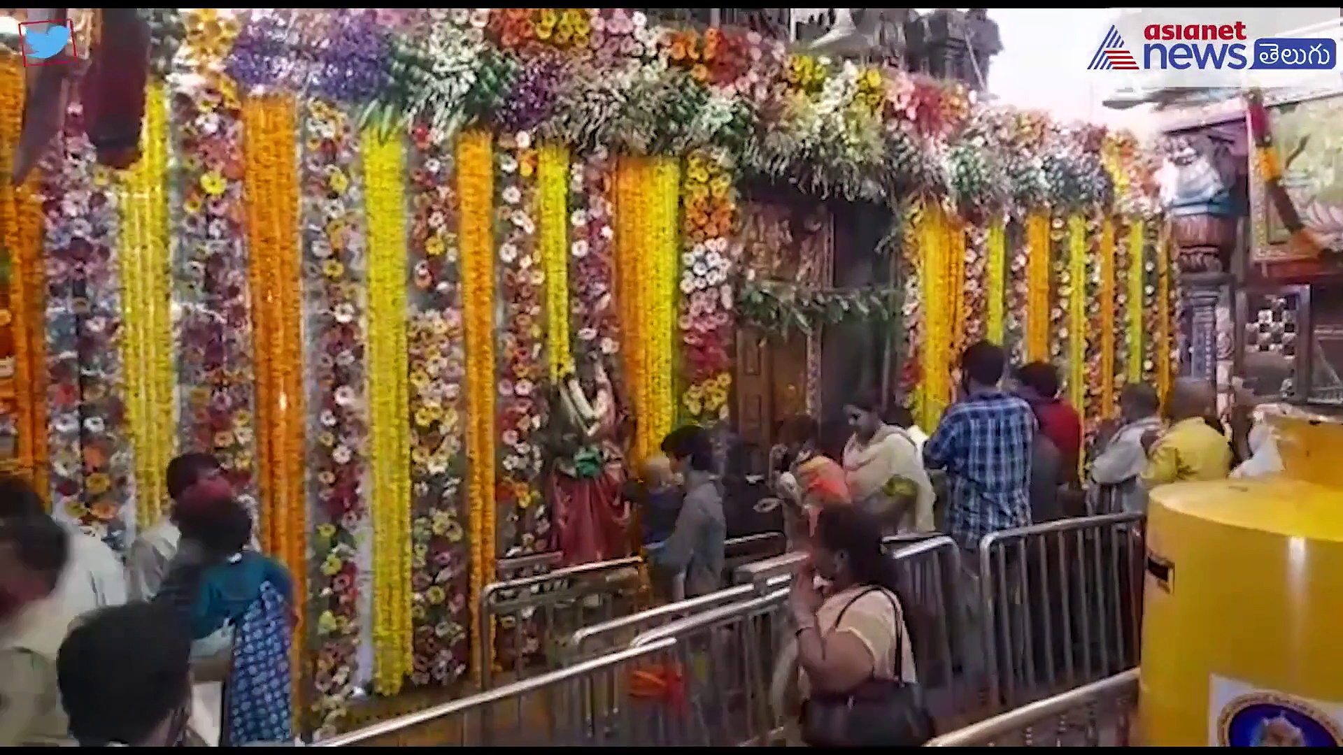 విజయవాడ దుర్గ గుడిలో ఘనంగా ఉగాది వేడుకలు 