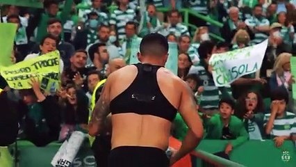 Pedro Porro regala su camiseta a Magui Corceiro / @Sporting_CPAdep