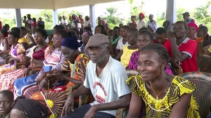 Alépé : La ministre Belmonde DOGO apporte le soutien du gouvernement aux populations Kodiossou après une tornade