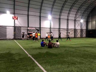 Halı sahada futbol oynarken bir anda yere yığıldı, ümitlerin bittiği noktada mucize gerçekleşti