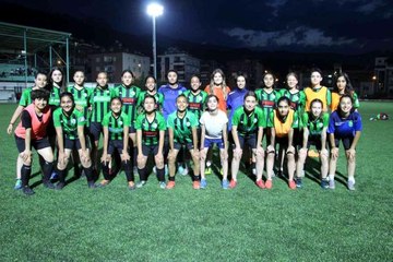Şampiyon Horozkentspor, Fransa yolcusu
