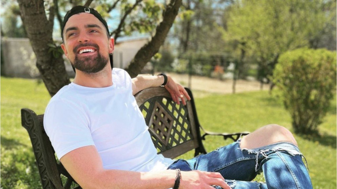 VOICI :  "On dirait un couple" : Bruno (Mariés au premier regard) célèbre l'anniversaire de sa soeur, les internautes agacés