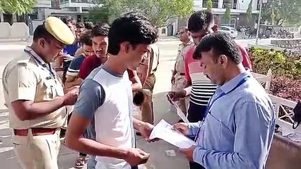 पहली पारी में 52 तो दूसरी में 58 प्रतिशत अनुपस्थित रहे