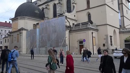 Son dakika... Lviv'de tarihi eserler olası saldırılara karşı koruma altına alındı