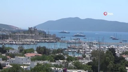 Dünyanın en büyük 22'nci yatı olan Flying Fox yeniden Bodrum'a geldi