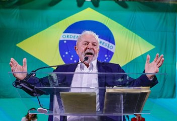 "Estamos enfrentando um adversário que representa o antiamor, a antipaz", diz Lula em discurso