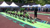 매트 위 팽팽한 힘 싸움 '스포츠줄다리기' / YTN