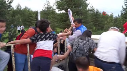 Uçurtma şenliği izdihama dönüştü, eğlenmeye gelen çocuklar ezilme tehlikesi yaşadı