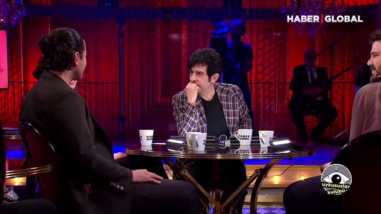 "İkisi de ne psikopatmış ya!" | Eser Yenenler - Okan Bayülgen ile Uykusuzlar Kulübü