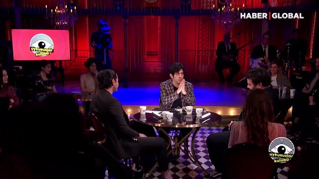 Okan Bayülgen: Eser Yenenler'in 2 çocuğu var ama 8 gibi görünüyor