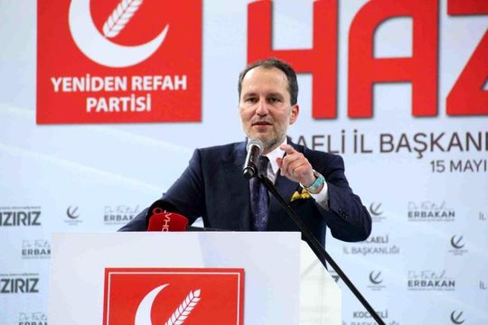 Fatih Erbakan, Kocaeli'de partisinin il kongresine katıldı