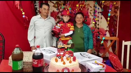 Garotinho ganha festa de aniversário do Corpo de Bombeiros no Riviera