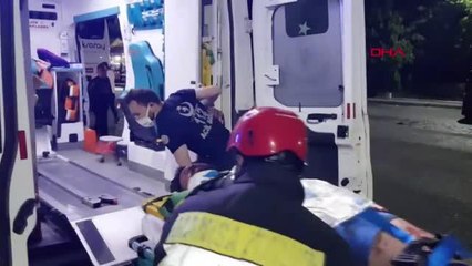 MANİSA-KONTROLDEN ÇIKAN ARAÇ BENZİN İSTASYONUNUN GİRİŞİNE ÇARPIP TAKLA ATTI