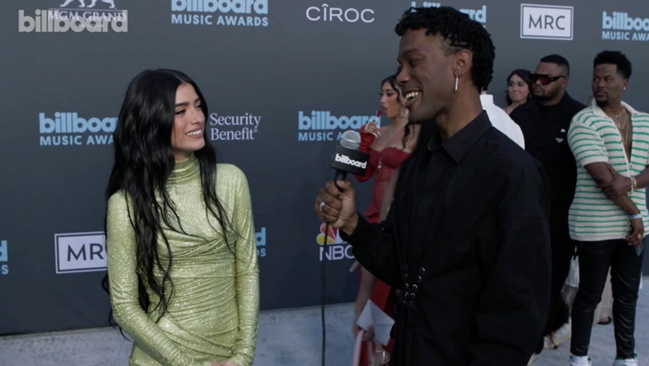 Dixie D’Amelio Talks Going on Tour With Big Time Rush, New Album & More | BBMAs 2022
