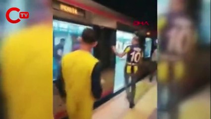 Marmaray’da Fenerbahçe ve Trabzonspor taraftarları arasında kavga çıktı