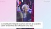 Elizabeth II debout avec une canne : des photos rassurantes, Tom Cruise lui rend hommage