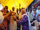 Video : बूंदी आए लोकसभा स्पीकर ओम बिरला, लोगों के बांटे दु:ख-दर्द,  श्रमवीरों के लगाए छातें