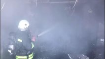 Yangında dumandan etkilenen kedi ekiplerin müdahalesiyle kurtarıldı