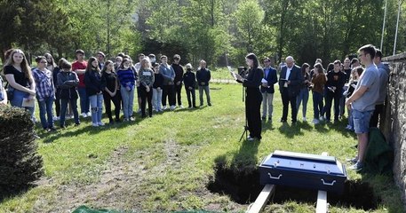 Ils rendent hommage à une inconnue dont le squelette a servi pour les cours de biologie du lycée durant 70 ans