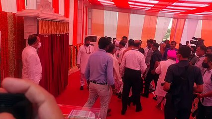बटन दबाते रहे राहुल गांधी व सीएम अशोक गहलोत, नहीं चला रिमोट