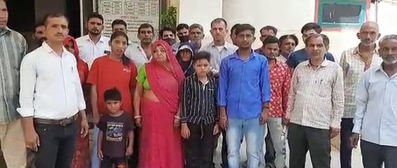 ट्यूबवेल से मिल रहा खारा पानी, पीने के पानी का गहराया संकट