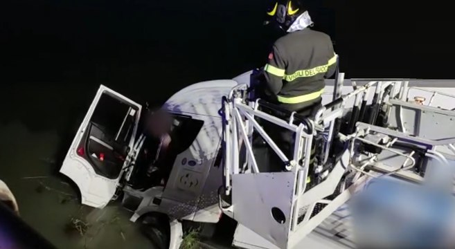 Santa Giusta (OR) - Camion finisce fuori strada in zona industriale di Cirras (16.05.22)