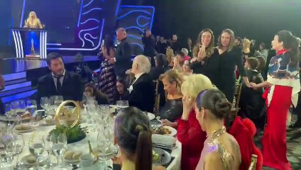 "Ahora ayudame a sentar, Juani": el back de Mirtha durante el homenaje a Susana Giménez