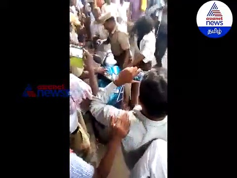 கடத்த வந்தவனை மடக்கிப்பிடித்த ஏழாம் வகுப்பு மாணவி... தர்ம அடி வீடியோ!!