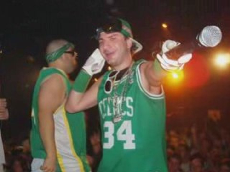 Fatal Bazooka (Michael Youn) Au Stardust (Video Photo)