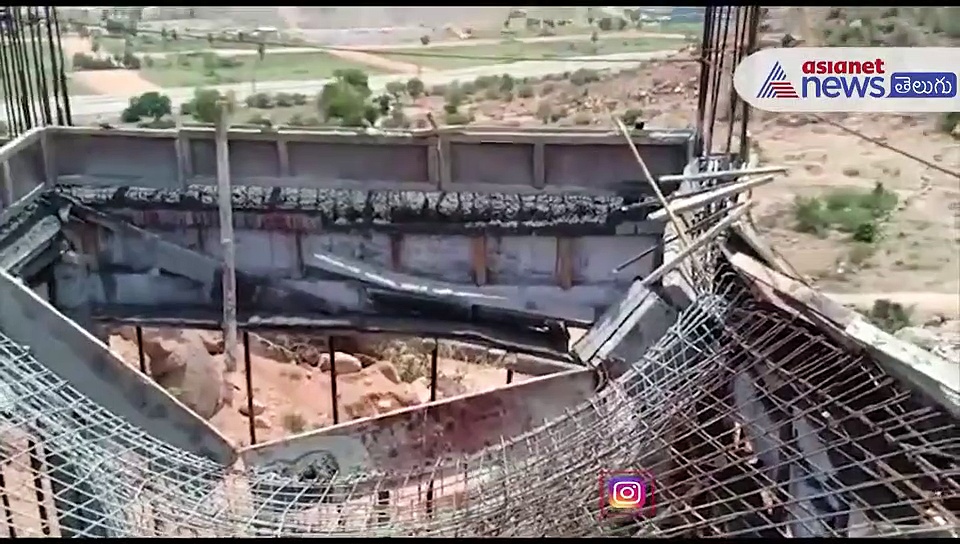 యాదాద్రిలో ప్రమాదం : స్లాబ్ కూలి నలుగురికి తీవ్రగాయాలు