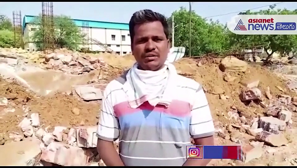 ఎమ్మెల్యే దౌర్జన్యం... వార్త రాసినందుకు ఇల్లు కూలగొట్టించాడు